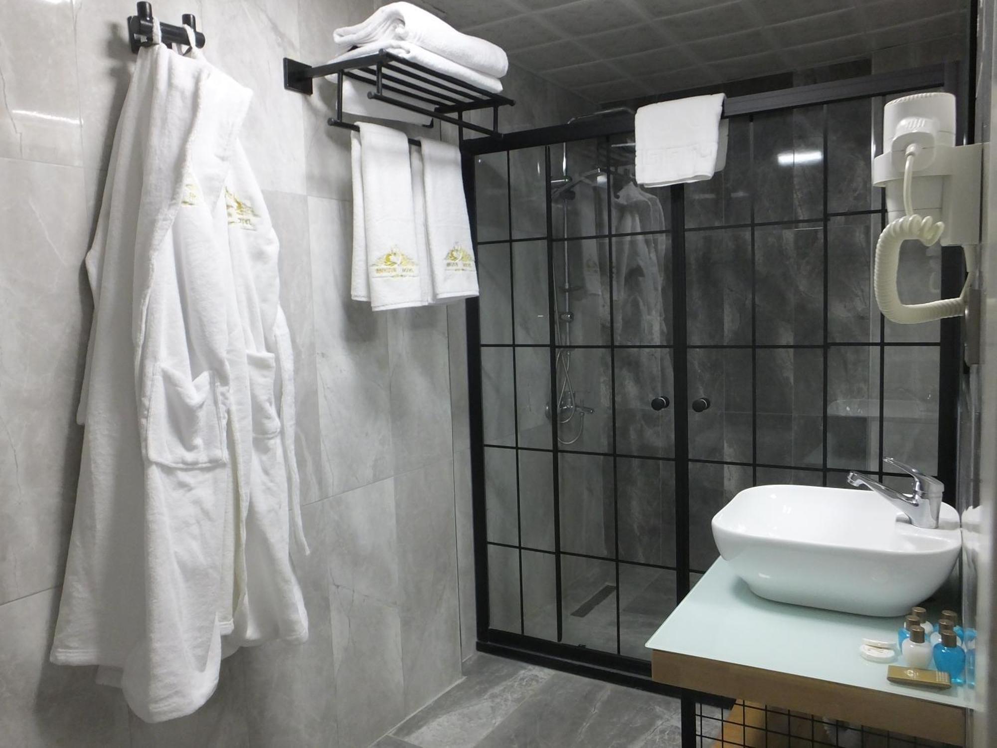 Hotel Ankuva 4*